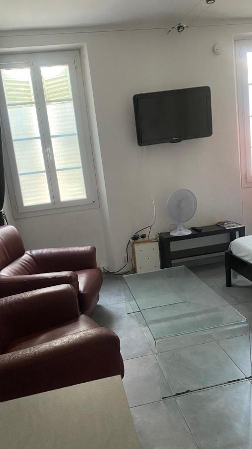 Le Suffren, Ventile ,Wifi, A 100 M De La Plage ツーロン エクステリア 写真
